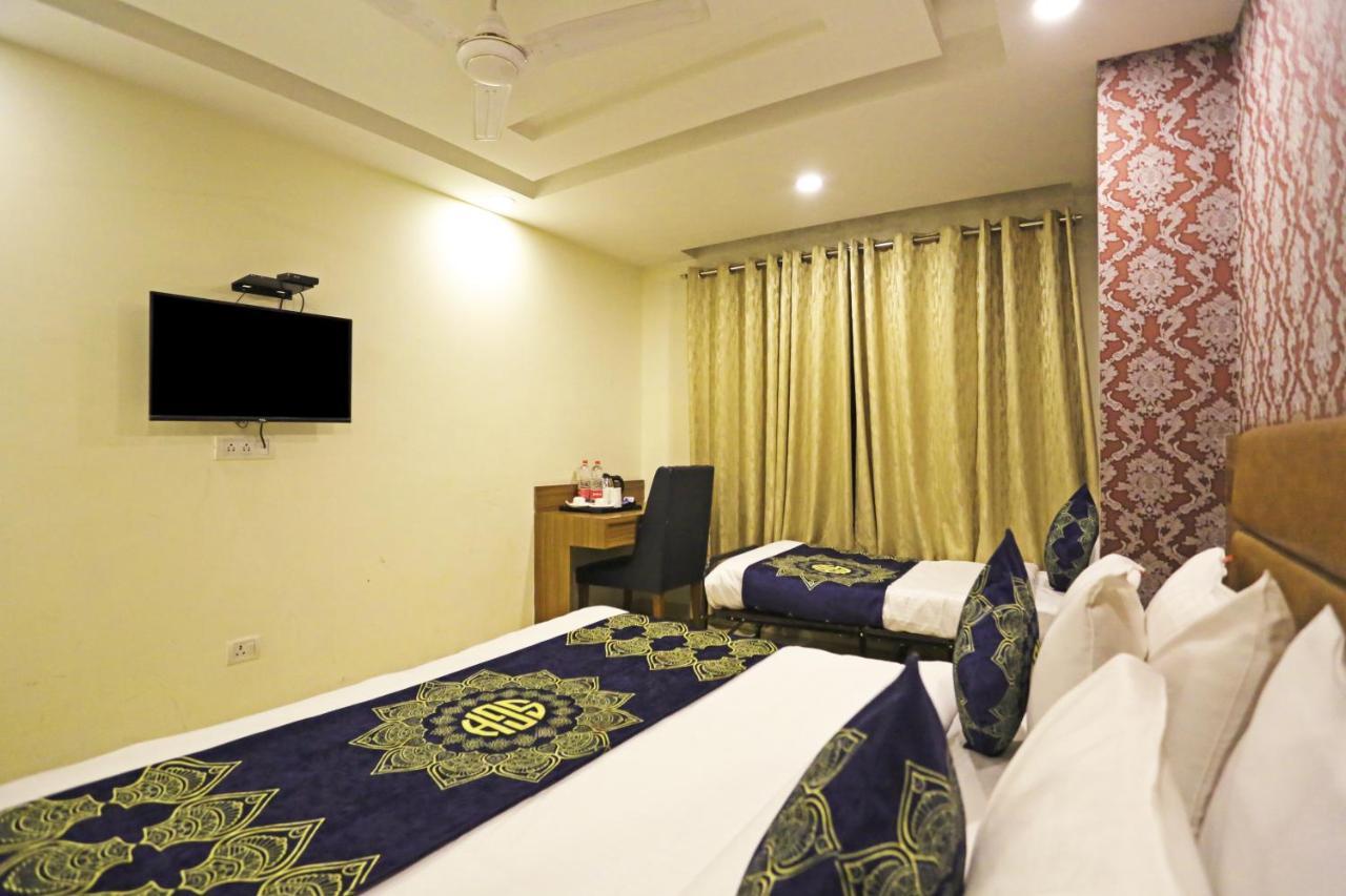 Hotel D'Capitol - Delhi Airport New Delhi Eksteriør bilde
