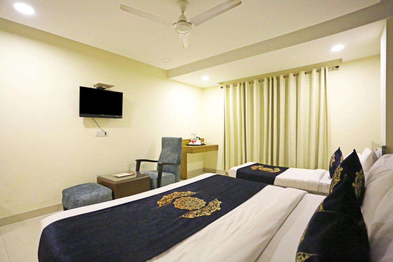 Hotel D'Capitol - Delhi Airport New Delhi Eksteriør bilde